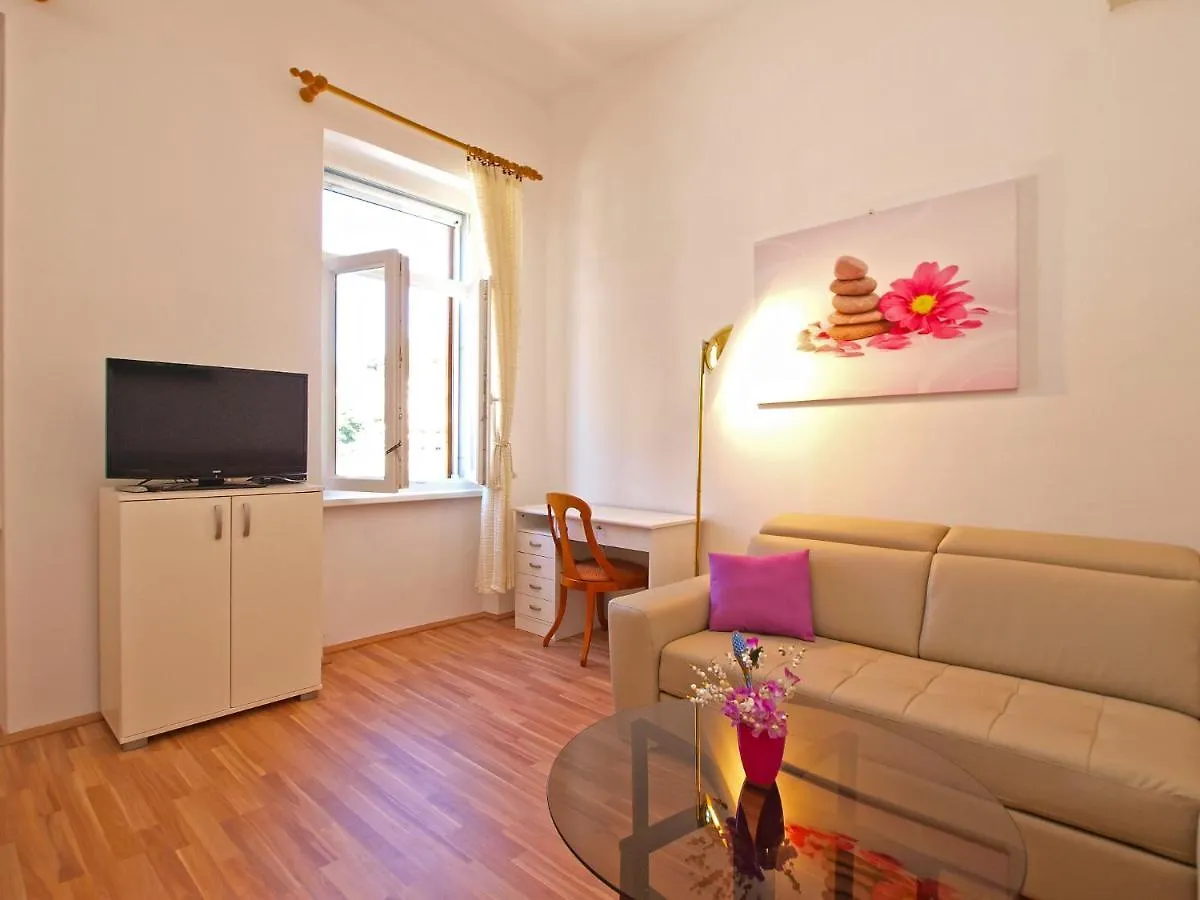 Apartment By The Sea Rabac 1093